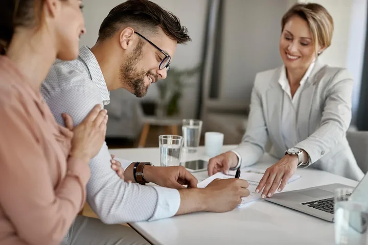Leasing koparki gąsienicowej dla małych firm – wymagania, zalety, pułapki