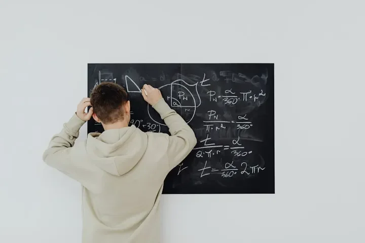 Matura 2026 z matematyki rozszerzonej – zmiany w wymaganiach i wskazówki do efektywnej nauki