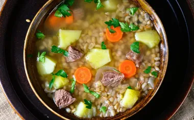 Krupnik po zagłębiowsku  gęsta, sycąca zupa na chłodne dni