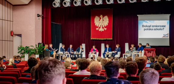 „Dokąd zmierzasz polska szkoło?” - Sosnowiec gościł uczestników debaty samorządowej