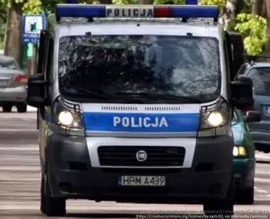 Seniorzy w szpitalu ostrzeżeni - policjanci pokazali, jak nie paść ofiarą oszustów