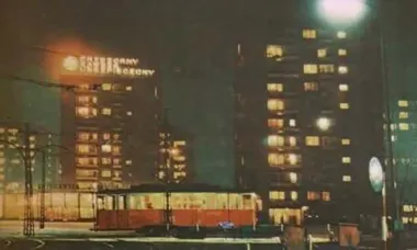 Nowy neon przy Dęblińskiej. Po uruchomieniu ruszy spacer