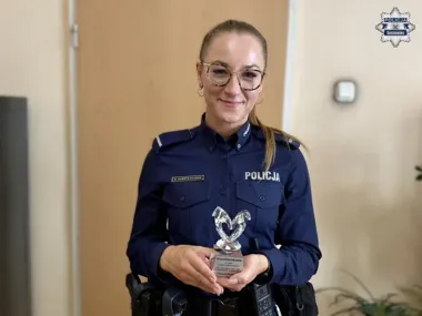Policjantka z Sosnowca pomogła mężczyźnie. Groziła mu utrata wzroku