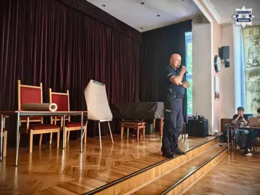 Hejt i kryzys psychiczny. Policjant rozmawiał z uczniami w Sosnowcu