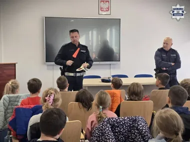 Radiowozy, strzelnica i lekcja hejtu. Drugoklasiści w komendzie