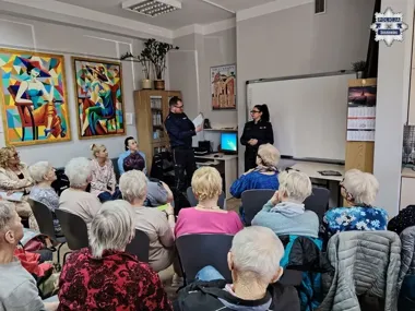 Seniorzy pod lupą policji - padły ostrzeżenia przed oszustami