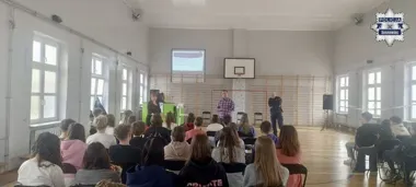 W Sosnowcu policjanci i MOPS weszli do szkół z tematem, o którym łatwo milczeć