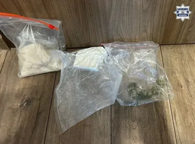 Kryminalni zatrzymali 23-latka - blisko 700 g narkotyków w mieszkaniu
