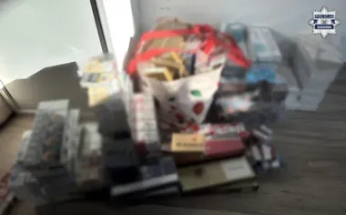 Ukryte w mieszkaniach - policja z Sosnowca zabezpieczyła ponad 50 tys. papierosów