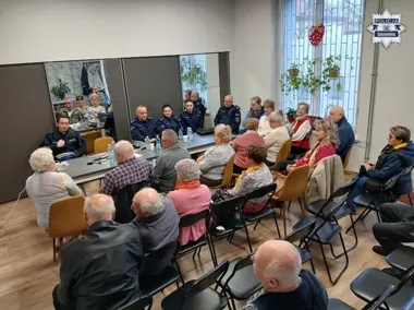 Debata policji w Sosnowcu - ''piątka'' ujawniła zagrożenia dla seniorów