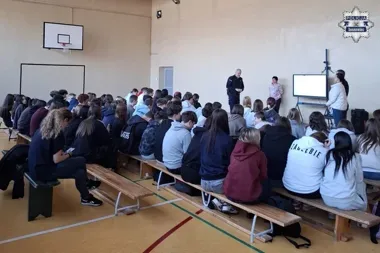 Dzielnicowi weszli do szkoły - padły mocne słowa o hejcie w sieci