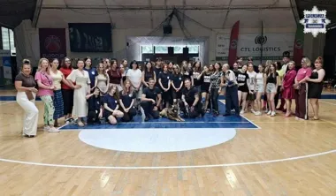 Zumba i psy służbowe w jednym wydarzeniu - policjanci wsparli rodzinne spotkanie w Sosnowcu