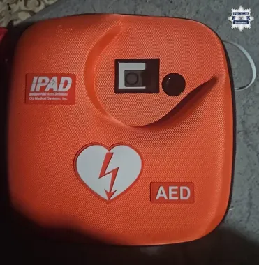 Defibrylator z biblioteki trafił do mieszkania - **38-latek** usłyszał zarzut