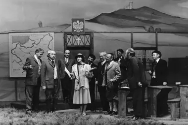 Kobiety zapisane między wierszami - Teatr Zagłębia zbiera ich historie
